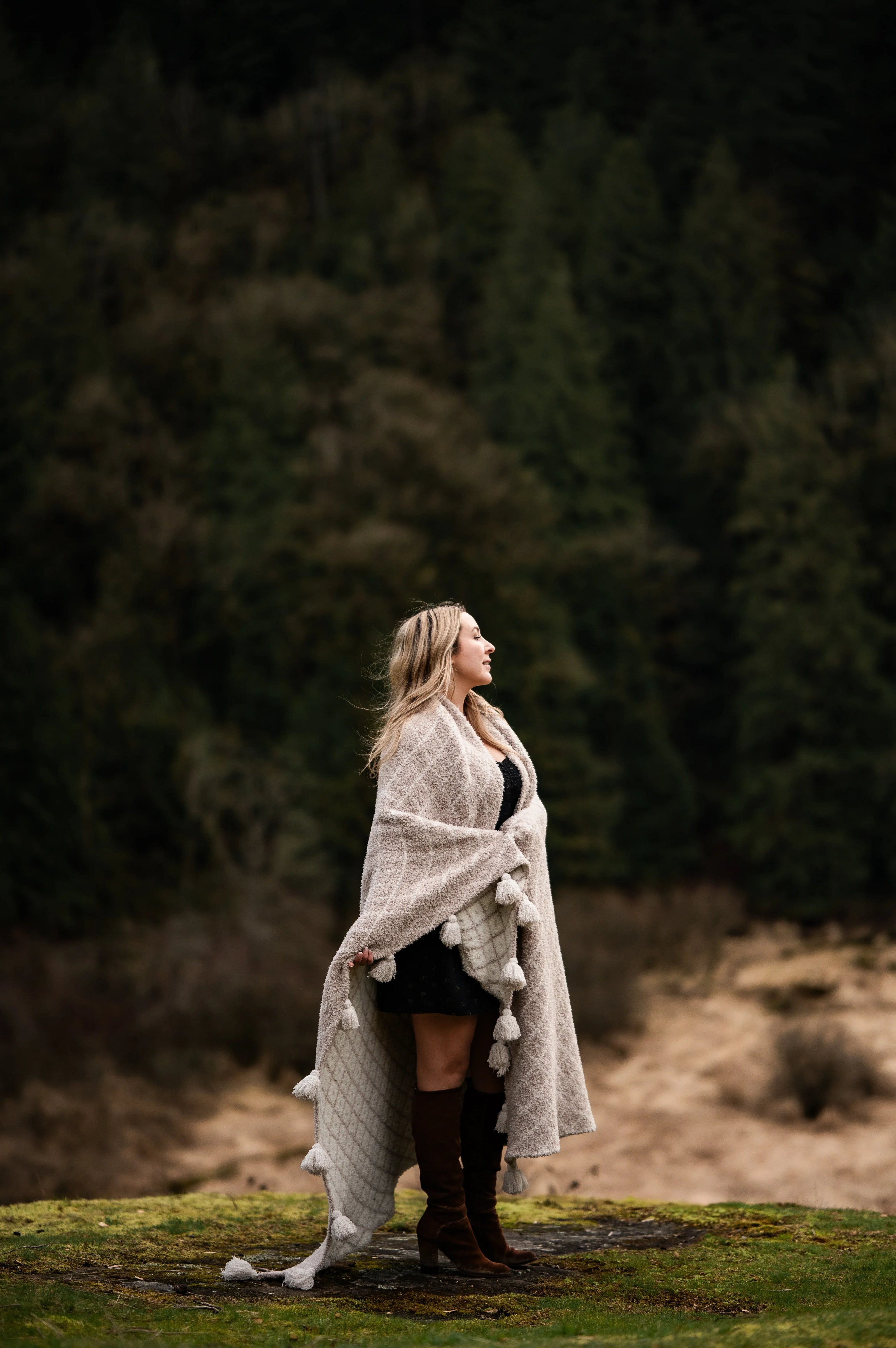 Rainy Day & Baby's Breath Diamond Point 2.0 with Tassels Print Extended Throw