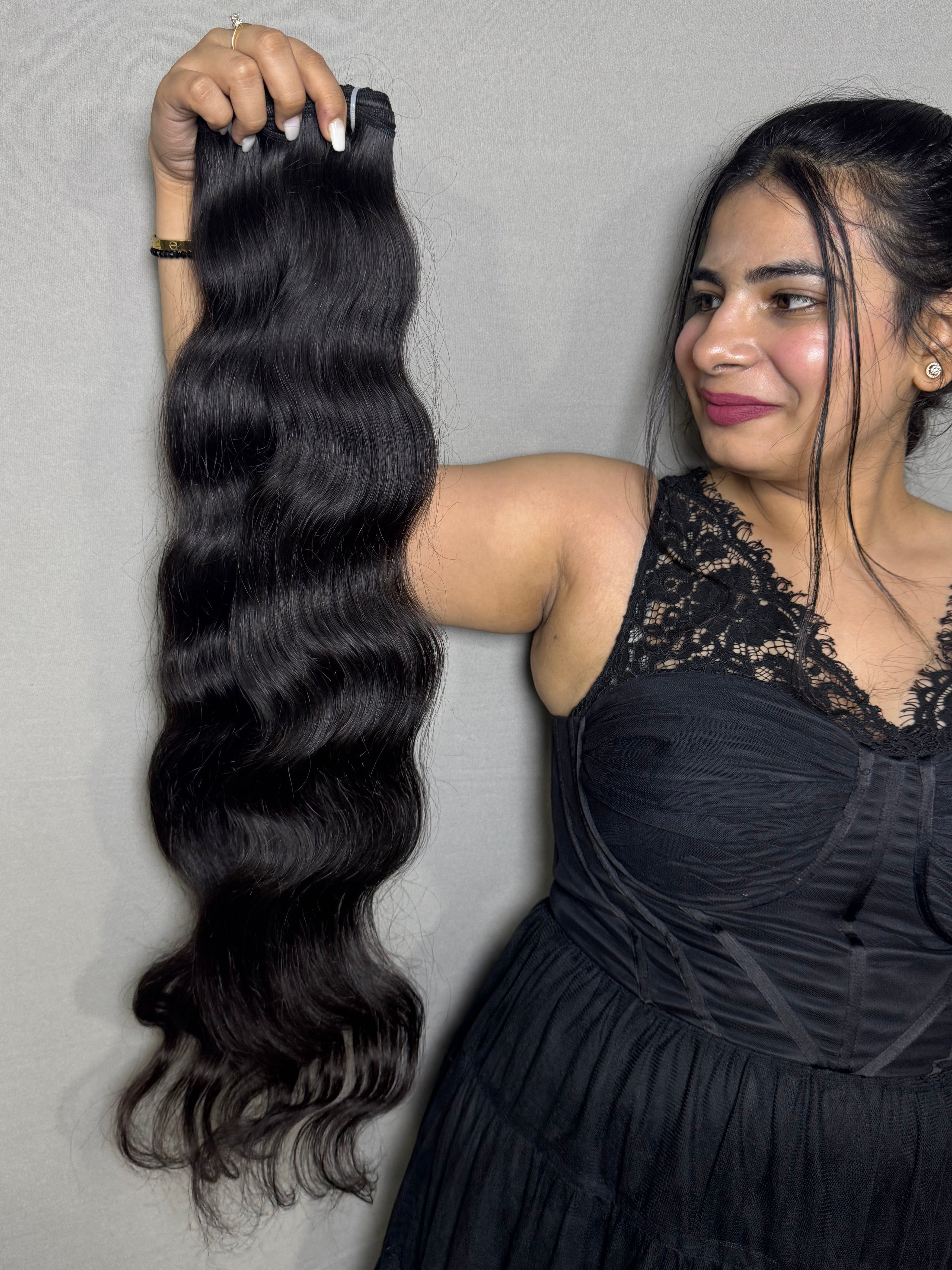 Cheveux indiens vierges, boucles ondulées.