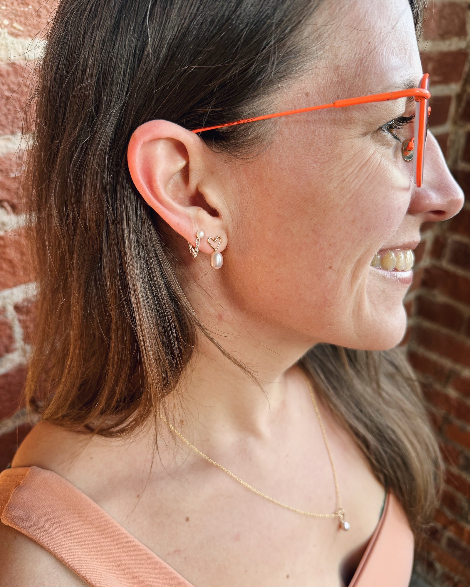 Boucles d'oreilles coeurs avec grosses perles roses