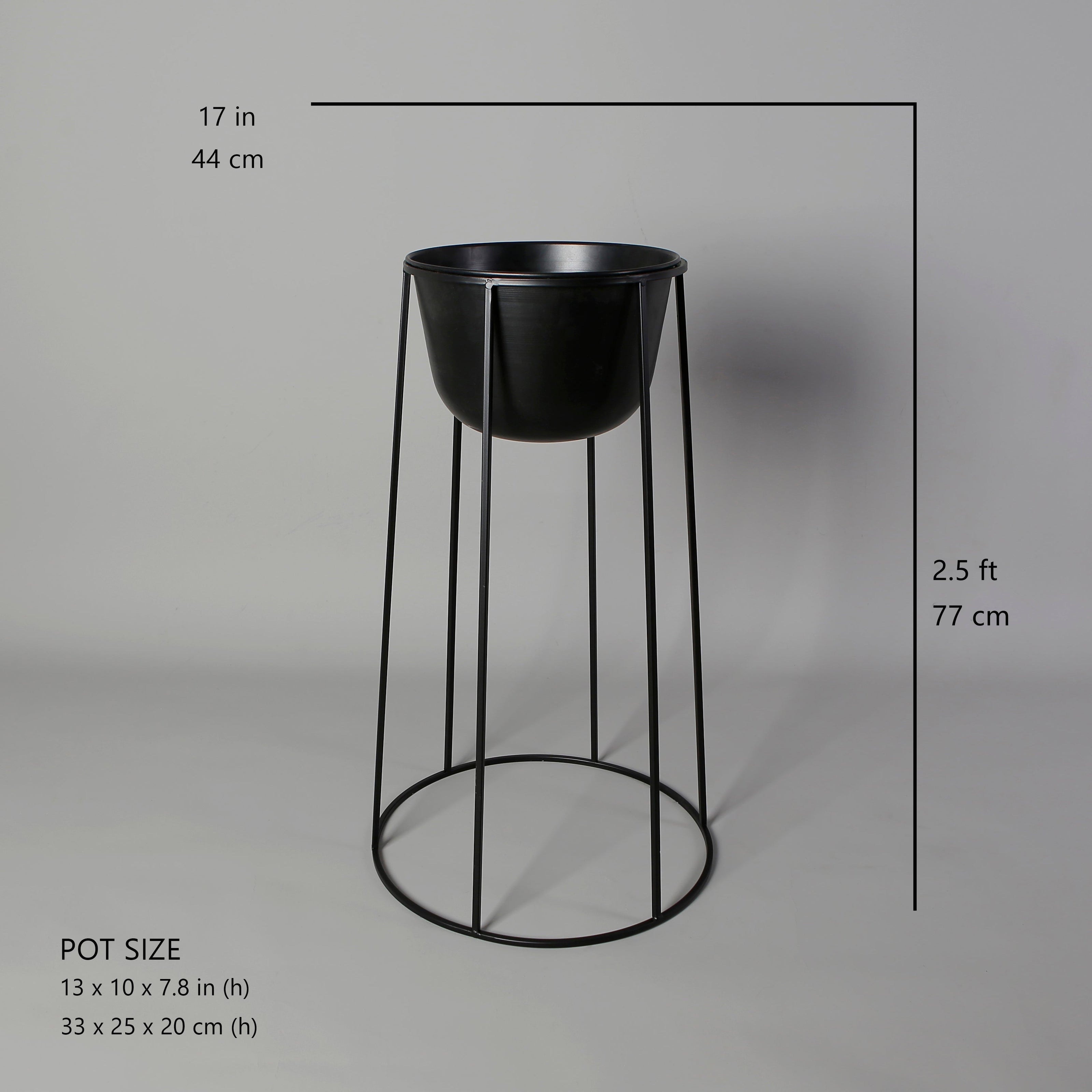 Nura Black Raised Metal Pot Planter 2.5’