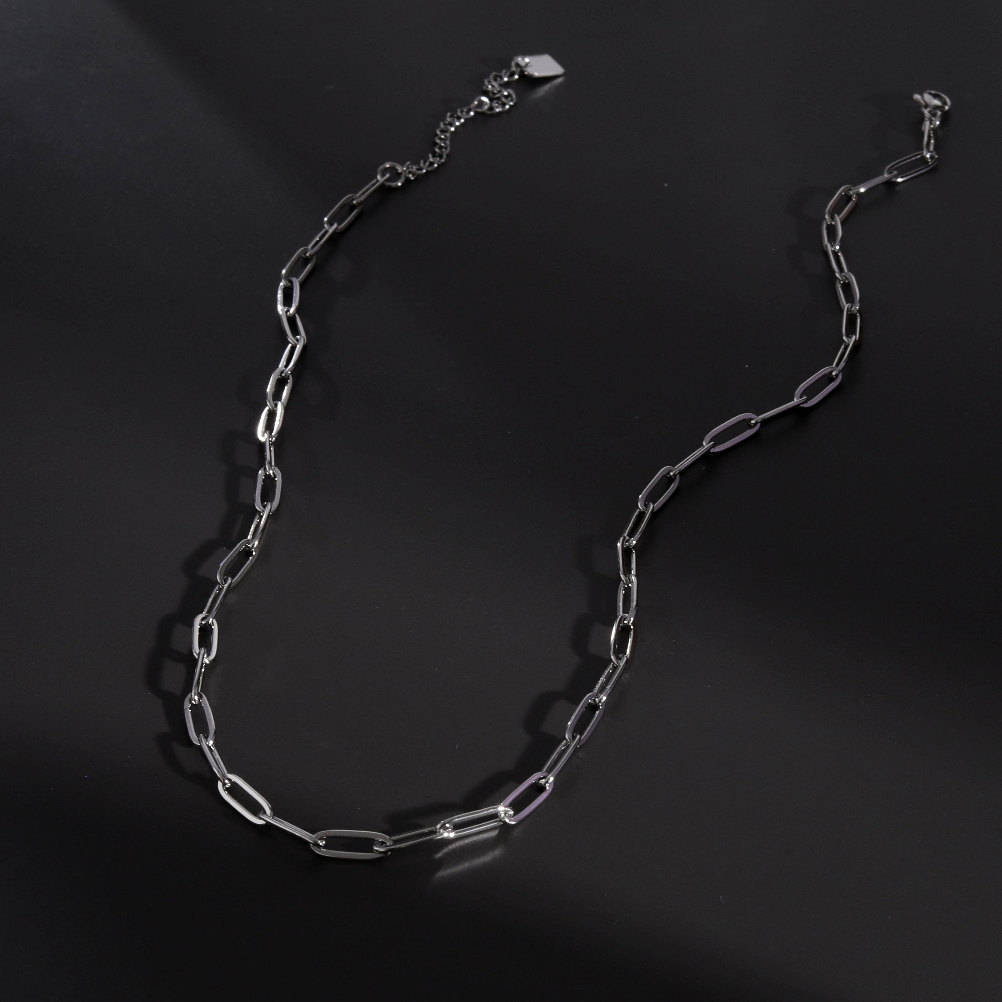 Collier en chaîne à maillons en forme de trombone, argenté, PALERMO Essential.