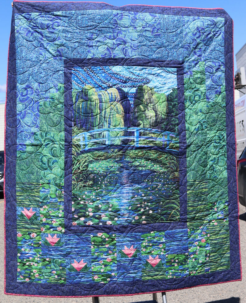Store Sample- Twin Quilt- Pond Panel