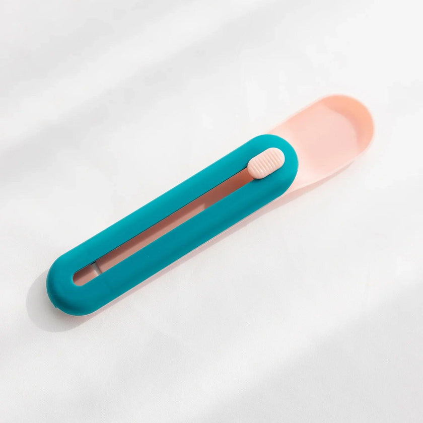 Cat Lickable Treat Squeeze Spoon Feeder – Snack Dispenser for Wet Food & Cat Strips