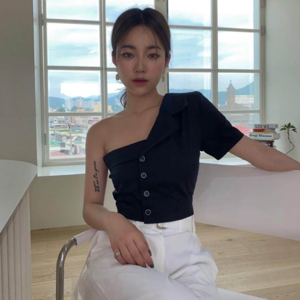 Summer Fashionable Irregular One-shoulder Design  Single-breasted blouse Shirt For Women