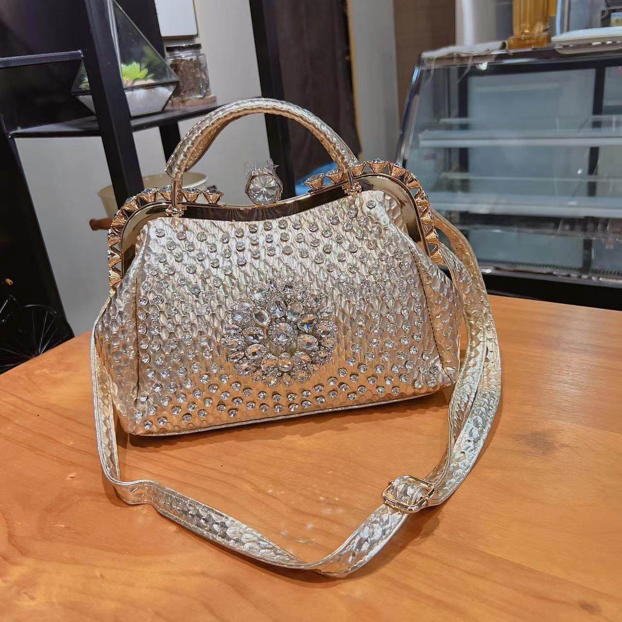 Luxury Large Capacity Diamond Inlaid Cross Body Handbag for women