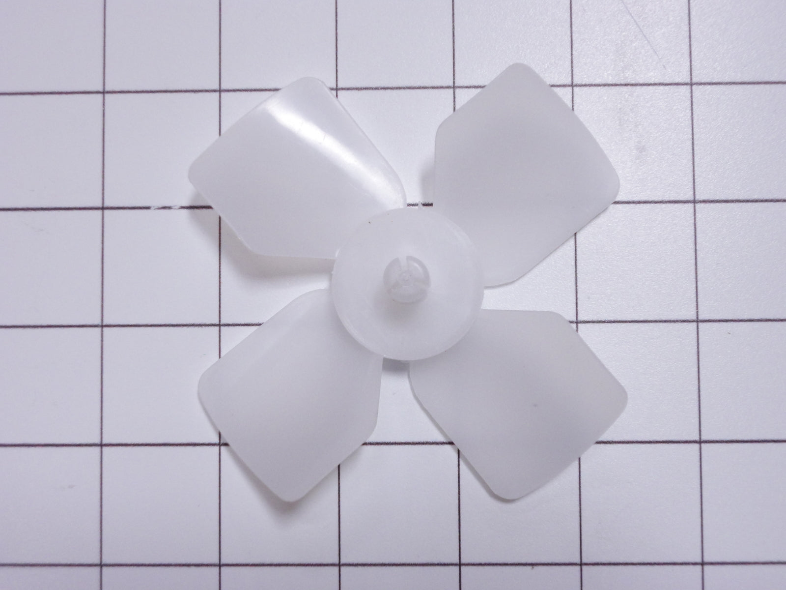 Lame de ventilateur de réfrigérateur Frigidaire 5308000010 - Pièce de rechange