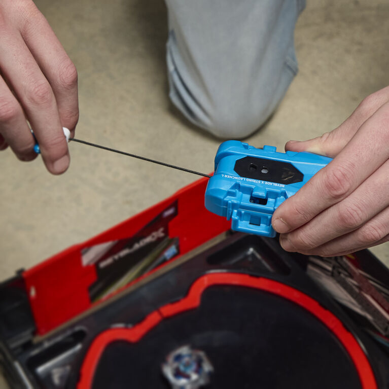 Hasbro - BEYBLADE - BBX GEN 4 DLX LAUNCHER AND TOP