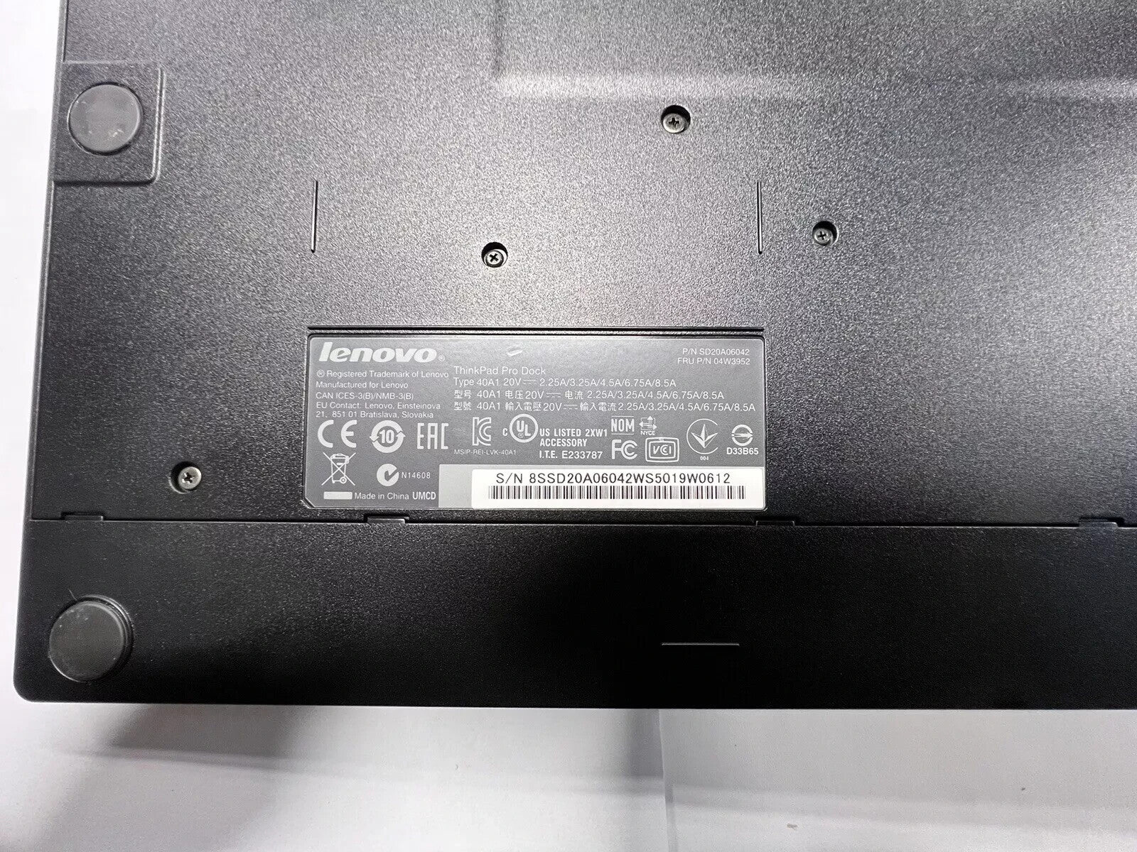 Lenovo ThinkPad Pro Dock 40A1 3x USB3.0 40A1 Docking Station with 135W PSU