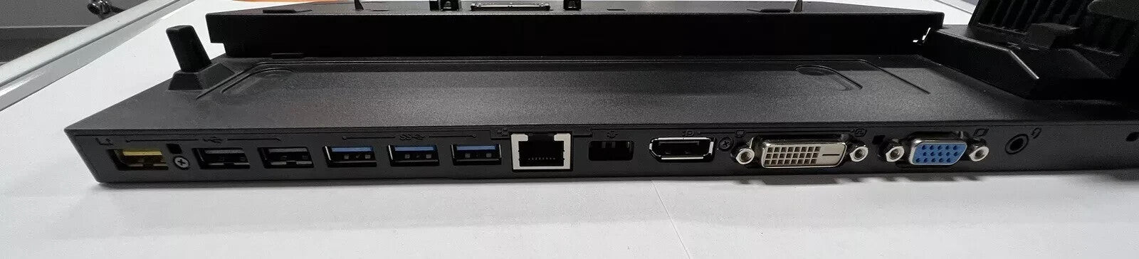 Lenovo ThinkPad Pro Dock 40A1 3x USB3.0 40A1 Docking Station with 135W PSU