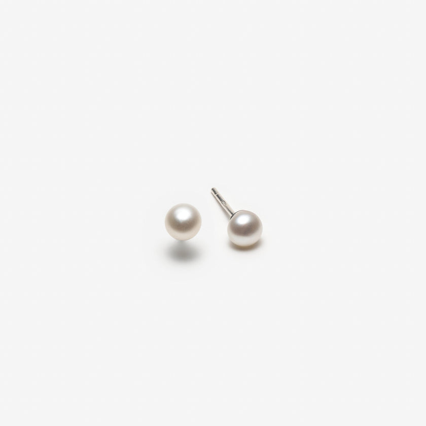 Boucles d’oreilles avec perles blanches naturelles - 5 mm