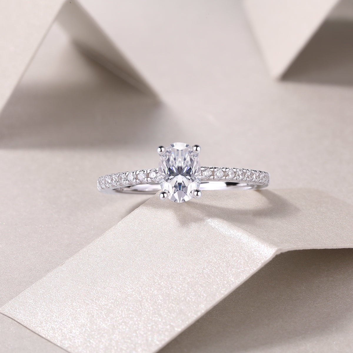 Pleasure - A Wedding Ring Set With Top-quality Moissanite S925 Silver And Platinum-plated Diamond Can Be Inspected With A Diamond Pen