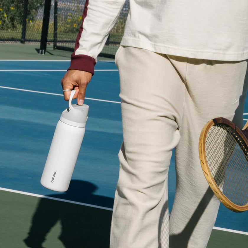 Owala FreeSip Insulated Stainless Steel Water Bottle with Straw for Sports and Travel, BPA-Free, 24-oz, Shy Marshmallow 🍁 All In One Marketplace Canada