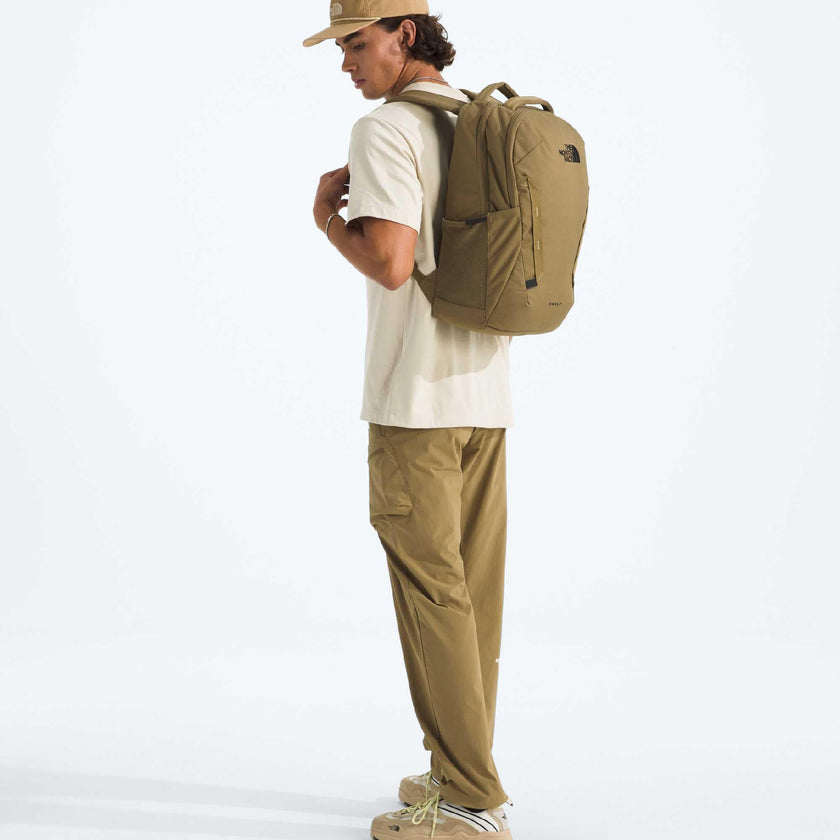 THE NORTH FACE Vault Everyday Laptop Backpack - Commuter Travel Bag, Water-Repellent Finish, Spacious Compartment, Cedar, One Size 🍁 All In One Marketplace Canada