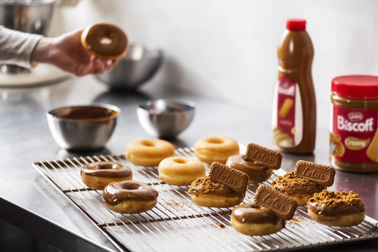 Lotus Biscoff Sweet Spread Topping bottle, Caramelized Cookie Flavour, 1L, Vegan, Nut Free, No Added Colours or Flavours 🍁 All In One Marketplace Canada