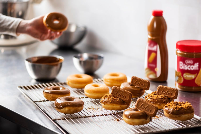 Lotus Biscoff Sweet Spread Topping bottle, Caramelized Cookie Flavour, 1L, Vegan, Nut Free, No Added Colours or Flavours 🍁 All In One Marketplace Canada