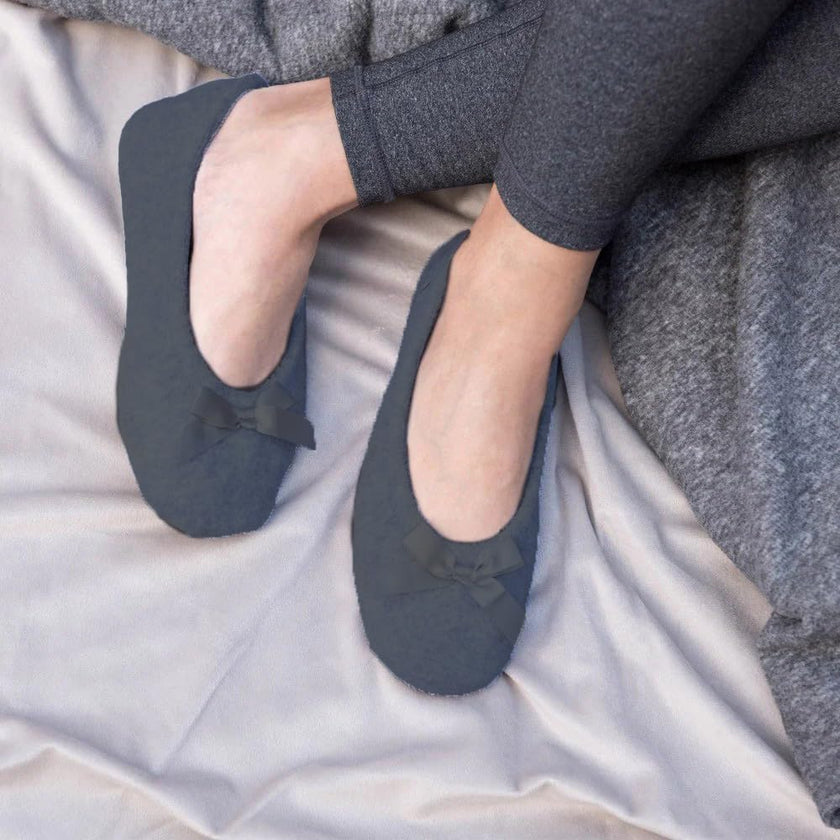 isotoner Women's 2 Pack Ballerina Slipper Quilted and Solid Ballet Flat, Periwinkle Quilted, Ash Solid, 8-9 🍁 All In One Marketplace Canada