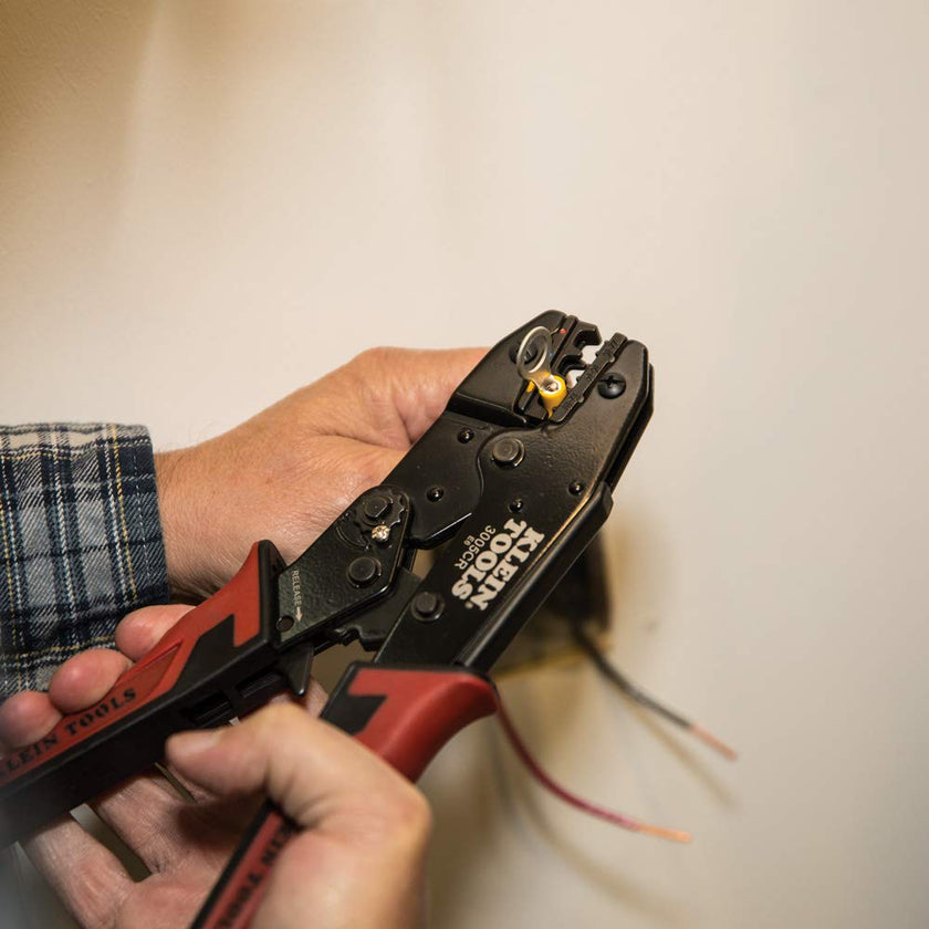 Klein Tools 3005CR Wire Crimper Tool, Ratcheting Insulated Terminal Crimper for 10 to 22 AWG Wire 🍁 All In One Marketplace Canada