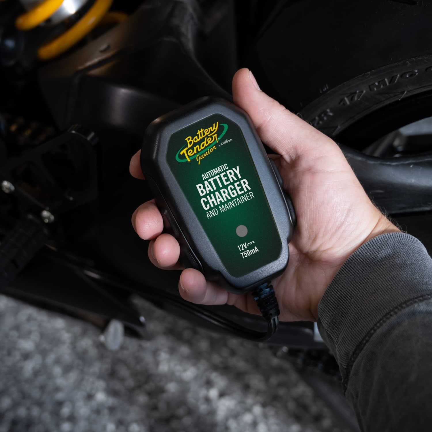 Battery Tender 021-0123 Battery Tender Junior 12V, 0.75A Battery Charger will charge and maintain your battery so that it is ready to go when you are! It's lightweight, fully automatic and easy to use 🍁 All In One Marketplace Canada