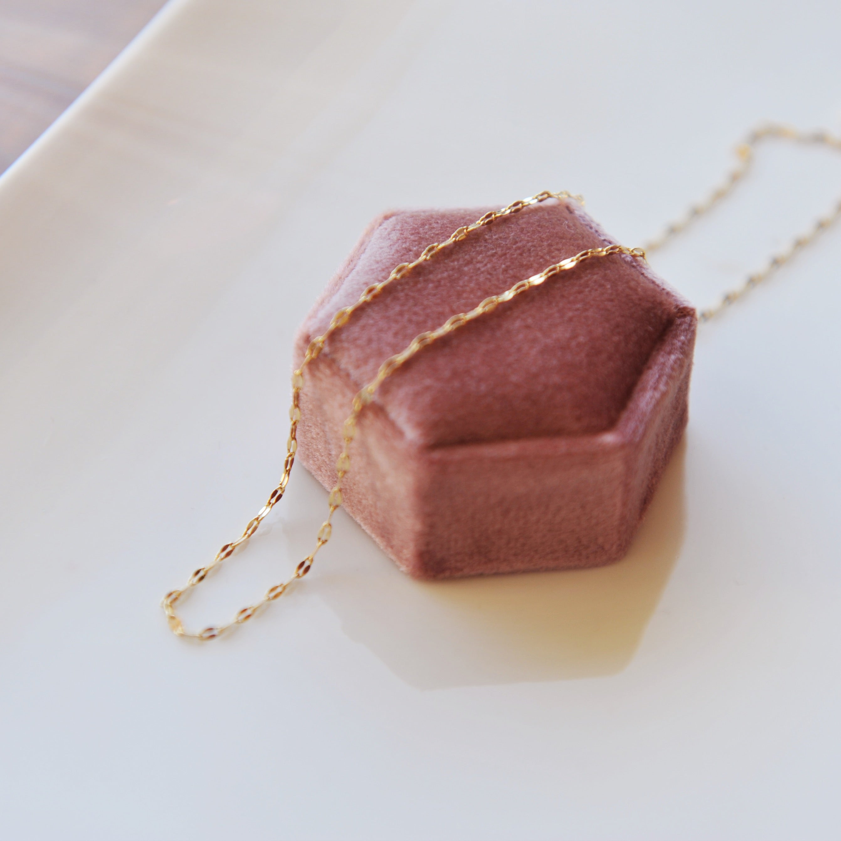 Lara Choker