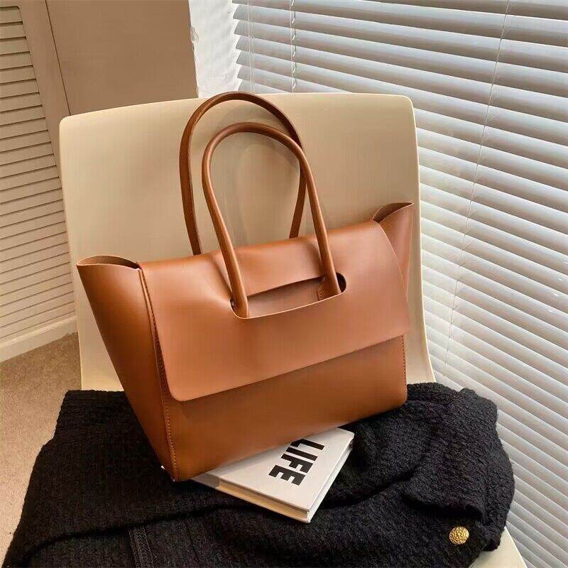 Fashion Leather Shoulder Bag Large Capacity Handbags Simple Retro Tote Bags