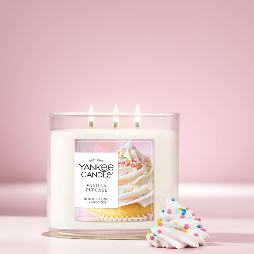 Yankee Candle 3 Wick Candle Jar, Scented Candle with up to 40 Hours of Burn Time, Premium Plant Wax Blend for Consistent Long Lasting Scent from First to Last Burn, Vanilla Cupcake 🍁 All In One Marketplace Canada