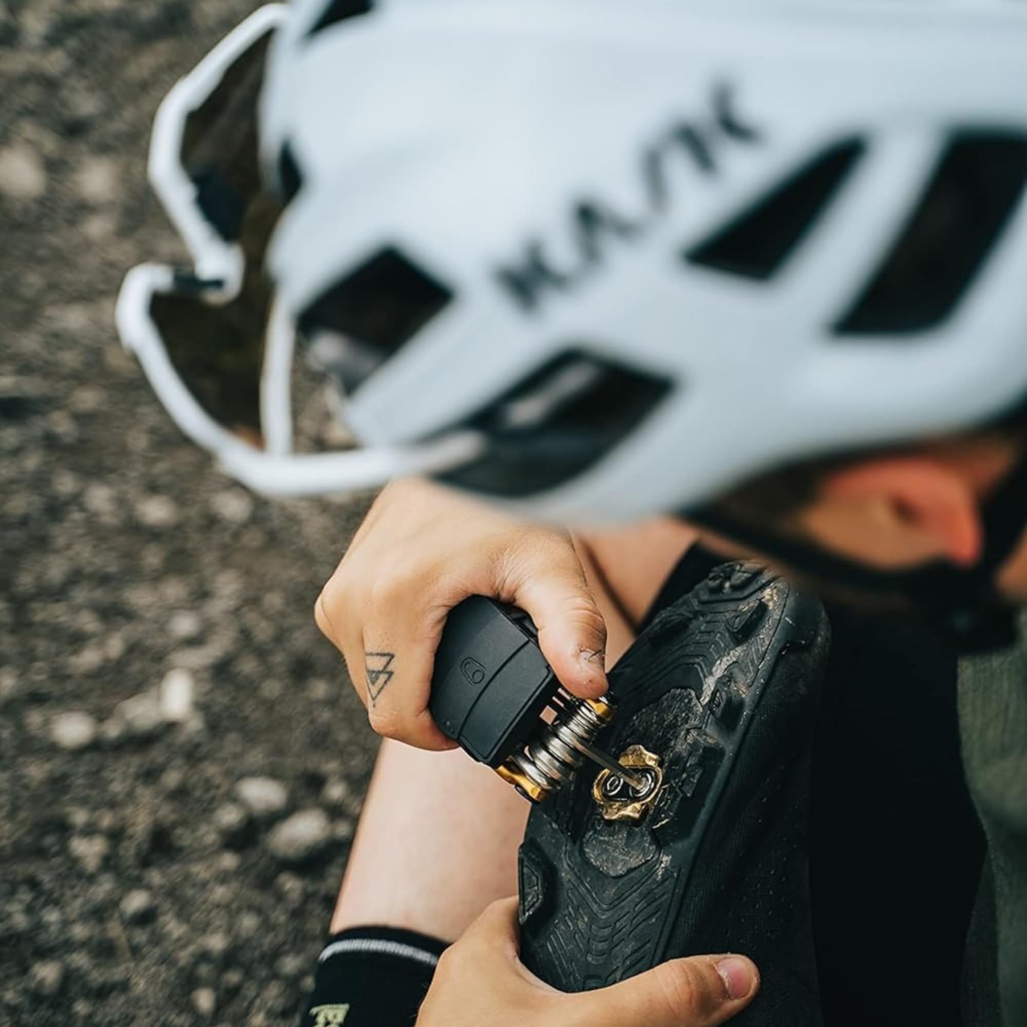 Crankbrothers 10755 Multi Bicycle Tool 17-Function, Gold 🍁 All In One Marketplace Canada