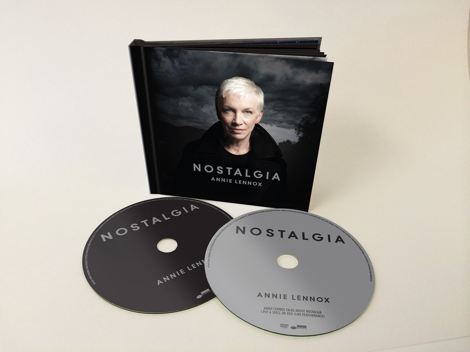 Nostalgia (Deluxe) [CD + DVD]