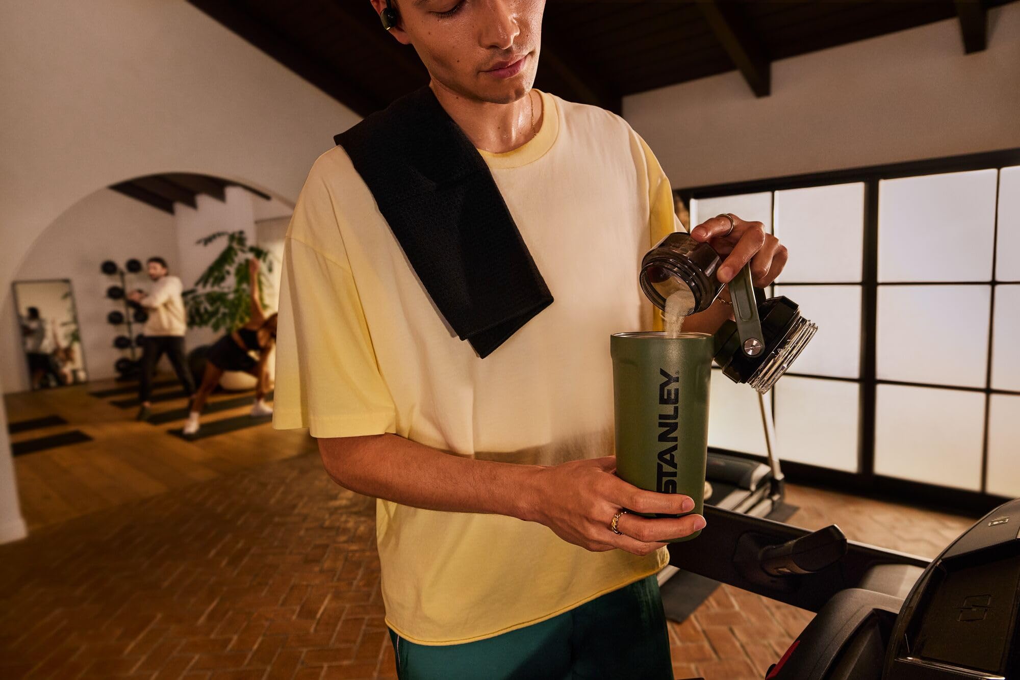 STANLEY Vitalize Shaker Bottle 20 oz | Leakproof Insulated Stainless Steel Shaker Cup | Base Storage and Twist On Fast Flow Lid | Protein Shakes and Pre Workout Powder | BPA-Free | Dried Pine 🍁 All In One Marketplace Canada