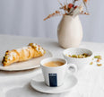Lavazza Crema E Gusto Whole Bean Coffee Dark Roast 1 kg Bag, Crema E Gusto ,Authentic Italian, Blended and roasted in Italy, Full-bodied dark roast with creamy and full-bodied, with spices notesbl, 1 kg (Pack of 1) packaging may vary