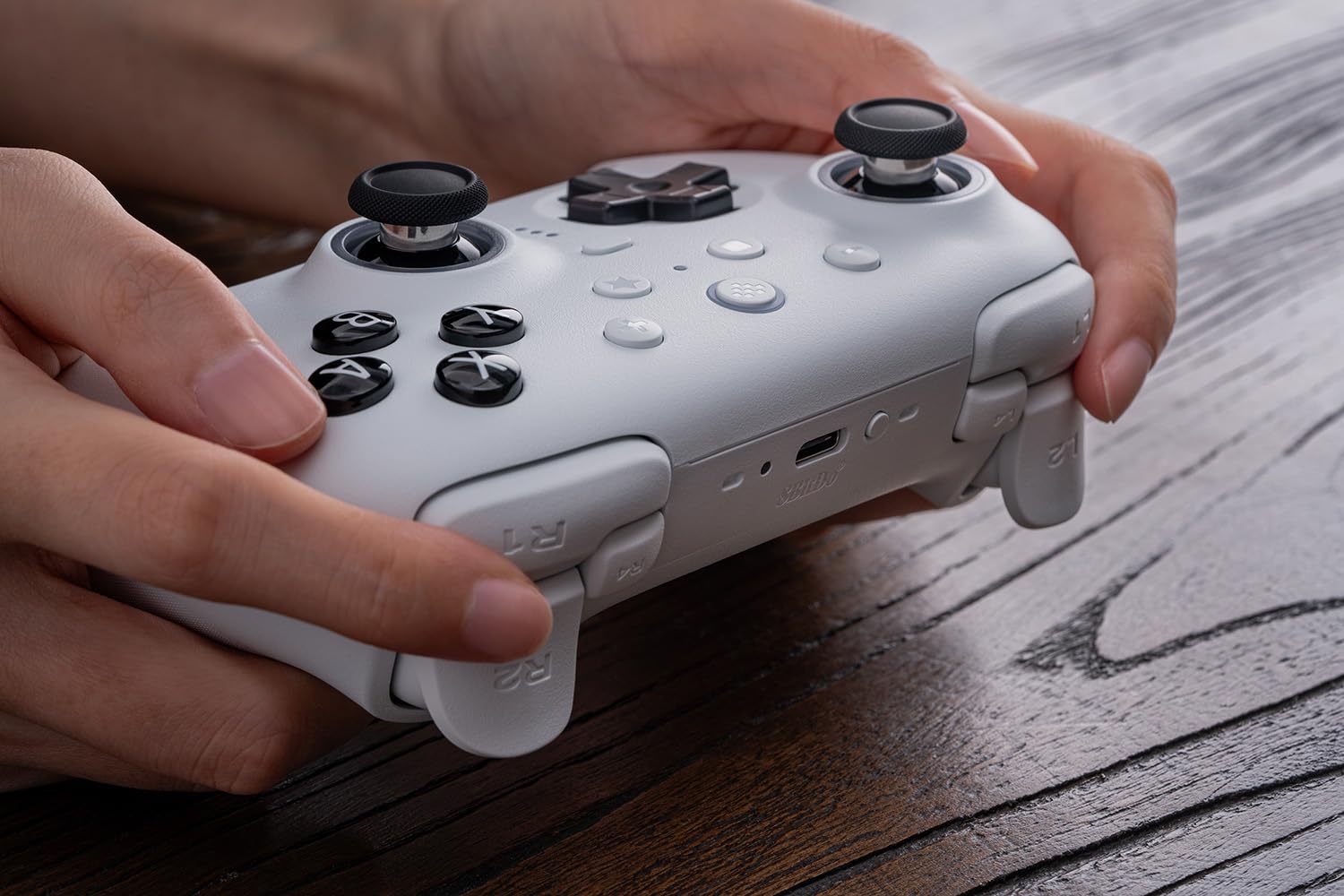 8BitDo Ultimate 2 Bluetooth Controller for Switch/Switch 2 & Windows PC, Switch Pro Controller with TMR Joysticks, Switchable Hall Effect/Tactile Triggers, Vibration and Motion Control - White 🍁 All In One Marketplace Canada