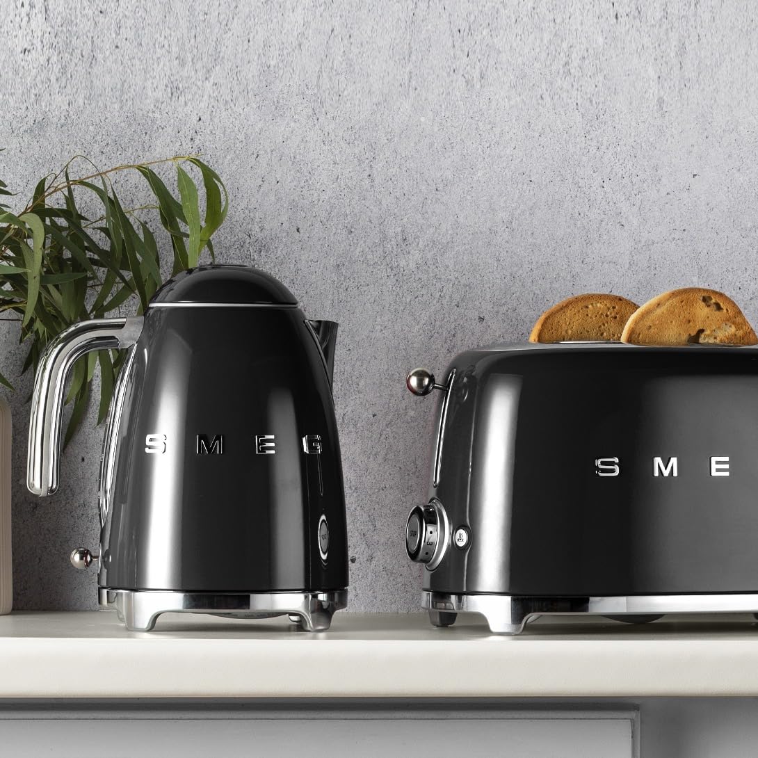 Smeg 50's Retro Style Kettle, 1.7L, 7 Cups, Automatic Shut Off, Black, KLF03BLUS 🍁 All In One Marketplace Canada