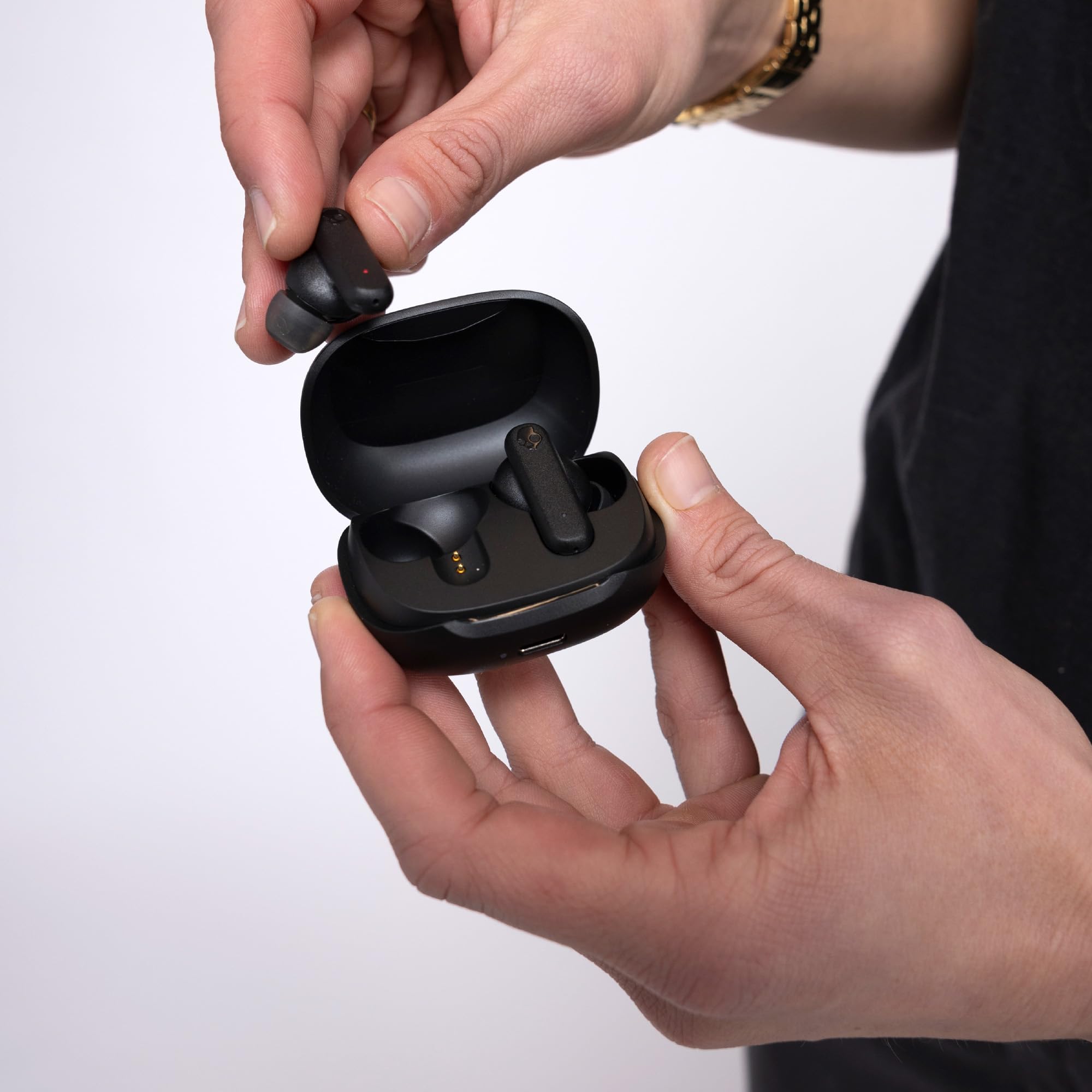 Skullcandy Smokin’ Buds Wireless Earbuds, Bluetooth Headphones, Noise Isolating Fit, Up to 20 Hours Battery, IPX4 Sweat and Water Resistant, Microphone for iPhone Android - True Black 🍁 All In One Marketplace Canada