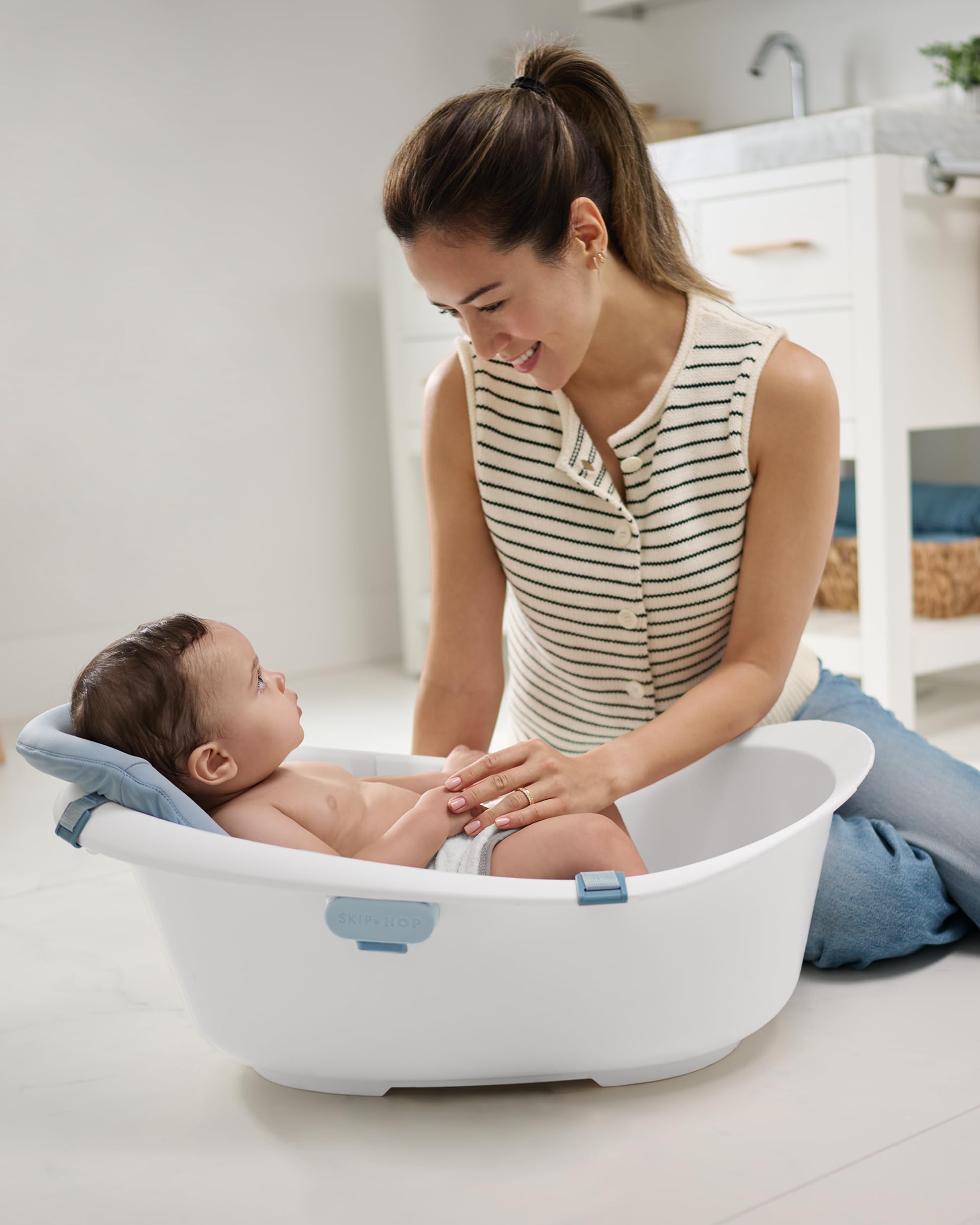 Skip Hop Baby Bath Tub 4-in-1 Grow with Baby Infant to Toddler Bathtub with Supportive Sling and Sit-Up Support Wave Age 0m+ 🍁 All In One Marketplace Canada
