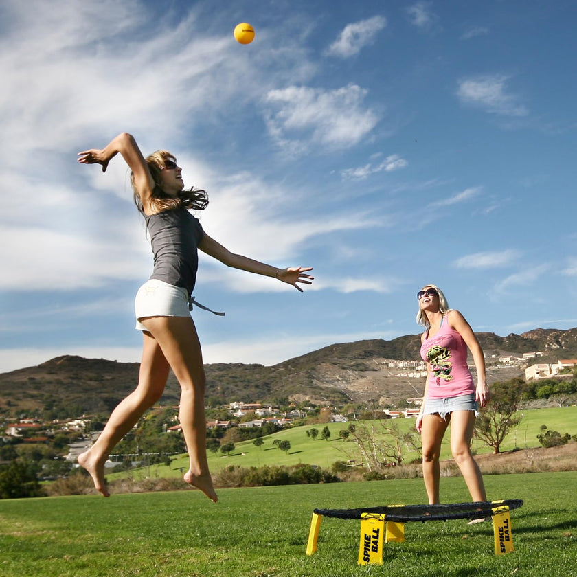 Spikeball Game Set (3 Ball Kit) - Outdoor Indoor Gift for Teens, Family - Yard, Lawn, Beach, Tailgate - Includes Playing Net, 3 Balls, Drawstring Bag, Rule Book 🍁 All In One Marketplace Canada