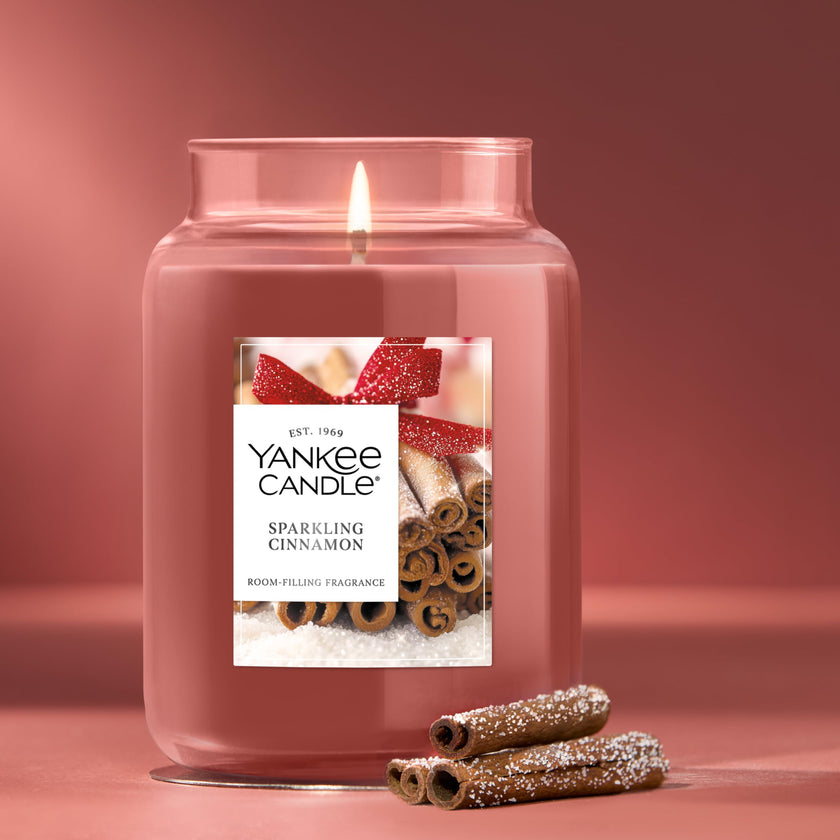 Yankee Candle Large Jar Scented Candle with up to 150 Hour Burn Time, Premium Plant Wax Blend for Cleaner Consistent Burn and Room Filling Fragrance, 22 oz, Sparkling Cinnamon 🍁 All In One Marketplace Canada