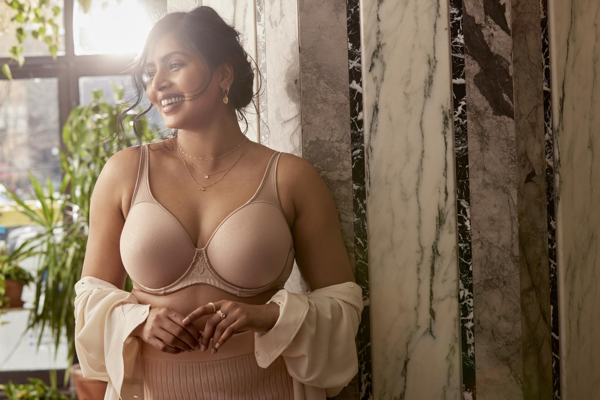 Wonderbra Plus Full Support Underwire Bra, Blush Cosmetic, 38d 🍁 All In One Marketplace Canada