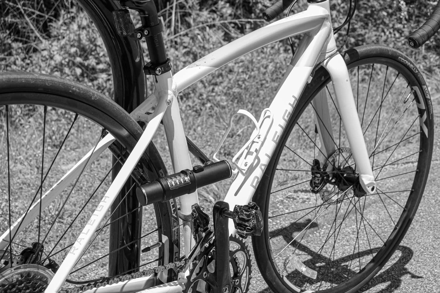 Kryptonite Combo Bike U-Lock Standard, Anti-Theft Security Bicycle Lock, 12mm Steel Shackle, 4-Digit Resettable Combination U Lock for Scooter Road Mountain Bikes 🍁 All In One Marketplace Canada