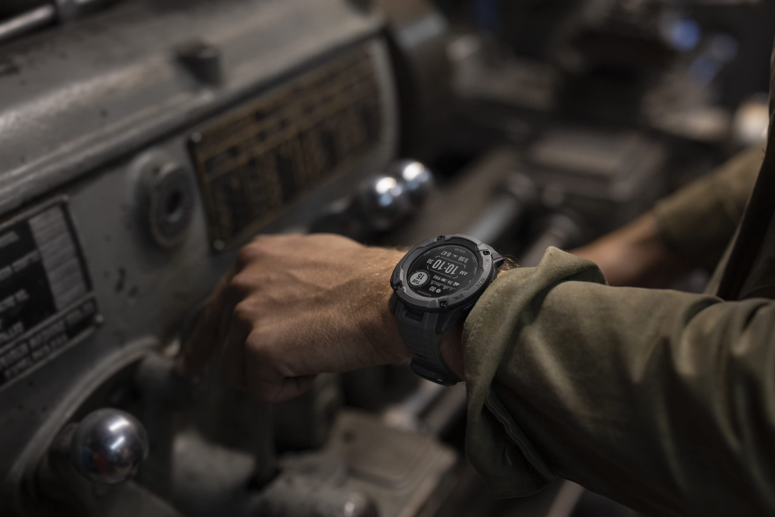 Garmin Instinct 2X Solar, Rugged GPS Smartwatch, Built-in Flashlight, Solar Charging Capability, Multi-Band GNSS, Graphite 🍁 All In One Marketplace Canada