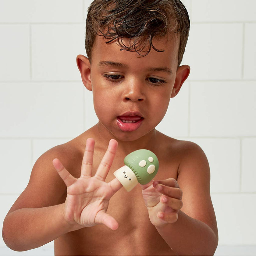 Itzy Ritzy Canada - Itzy Bitzy Puppets™ - Bath + Storytelling Toys: Itzy Friends