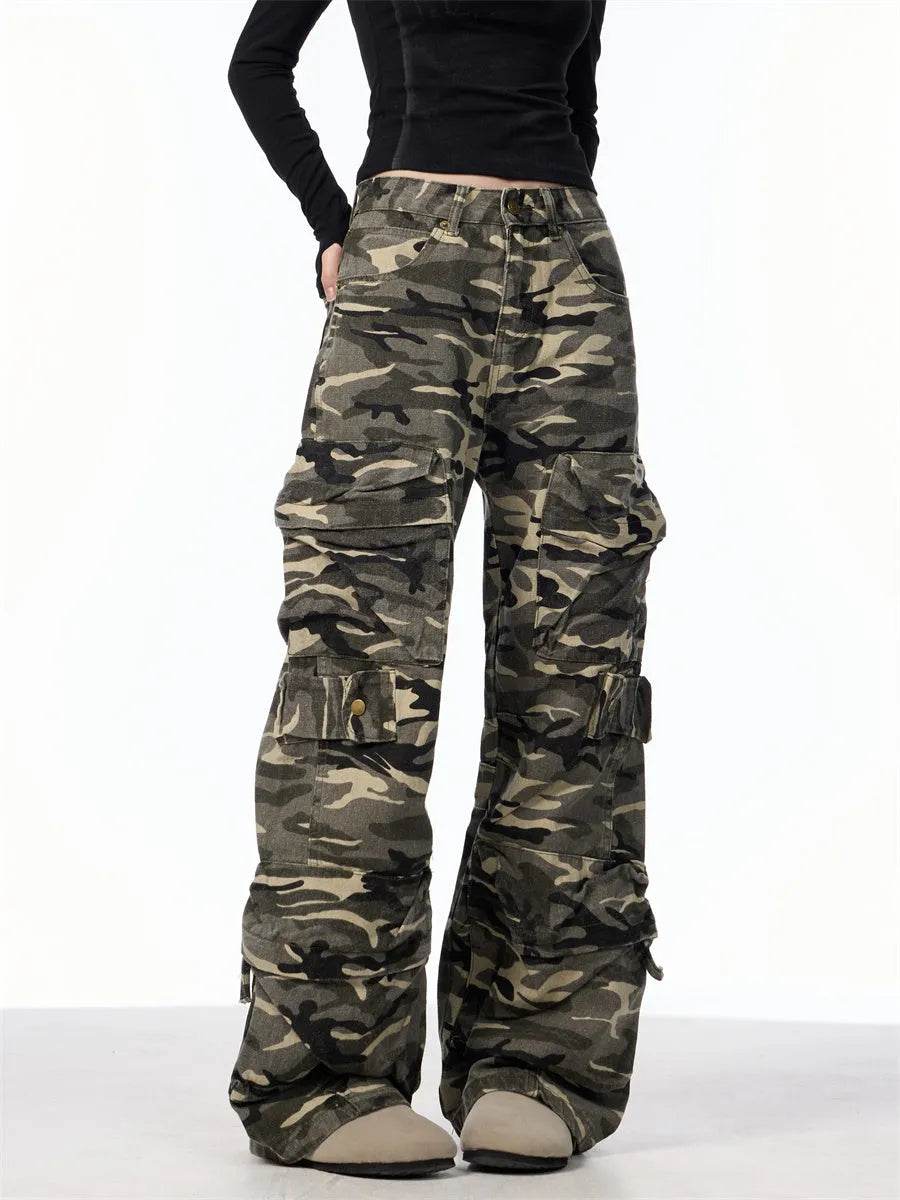 Retro Design Camouflage Cargo Pants Women