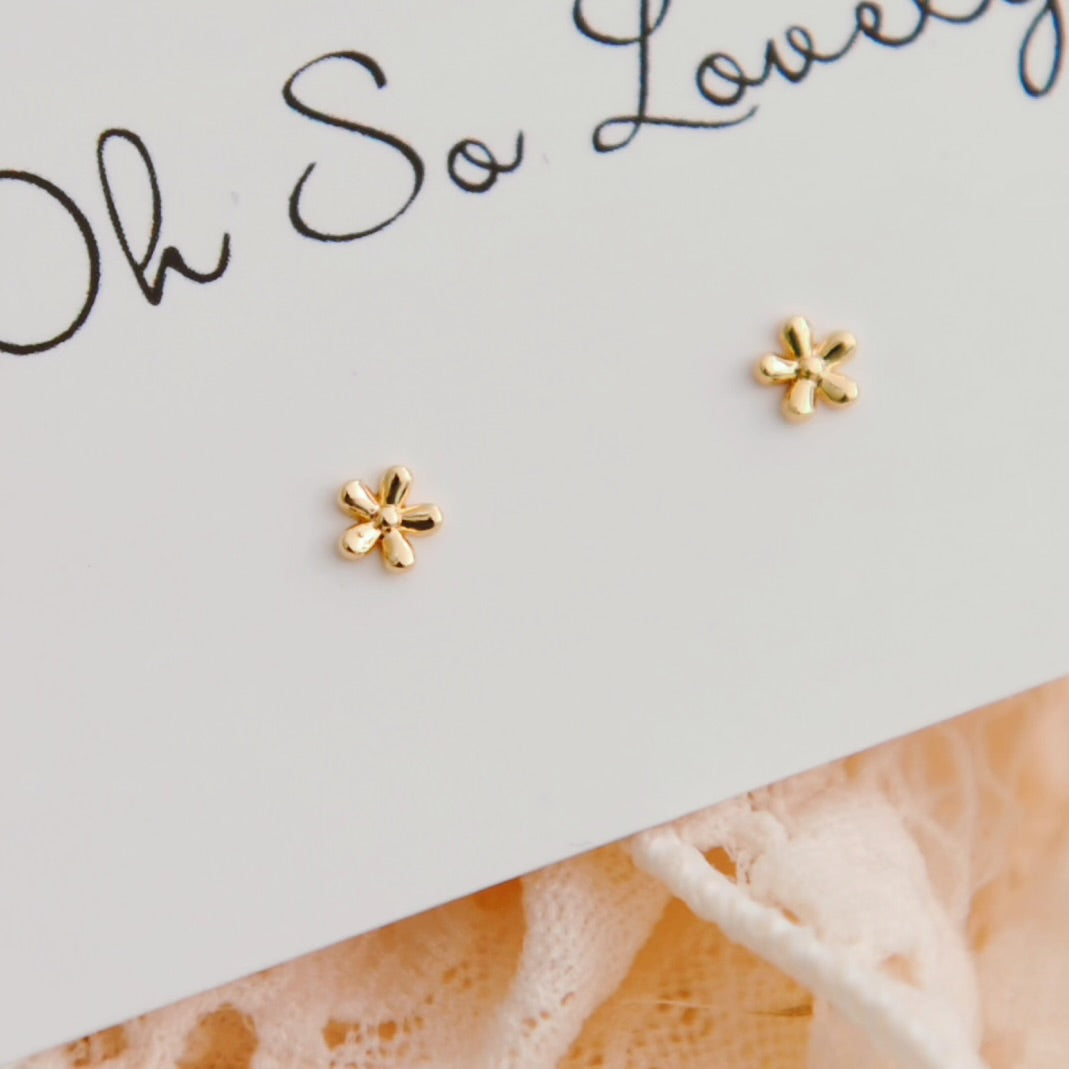 Dana Tiny Flower Stud Earrings
