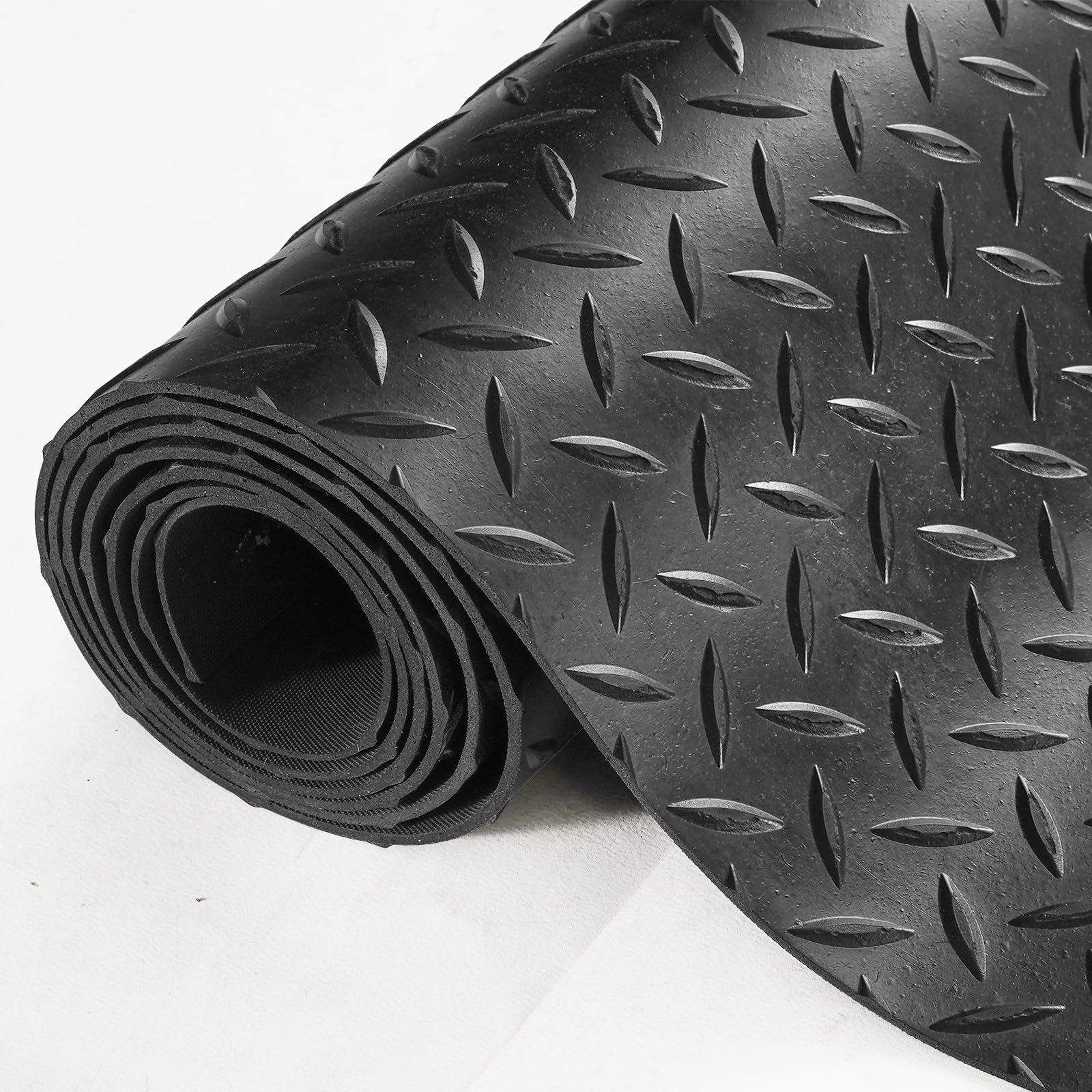 VEVOR Diamond-Plate Rubber Flooring Roll, 3 mm x 4 ft x 8 ft Garage Floor Mat, SBR Rubber Flooring Roll, Easy to Clean, Diamond Plate Mat for Under Cars, Garage Industry Gym, Black 🍁 All In One Marketplace Canada