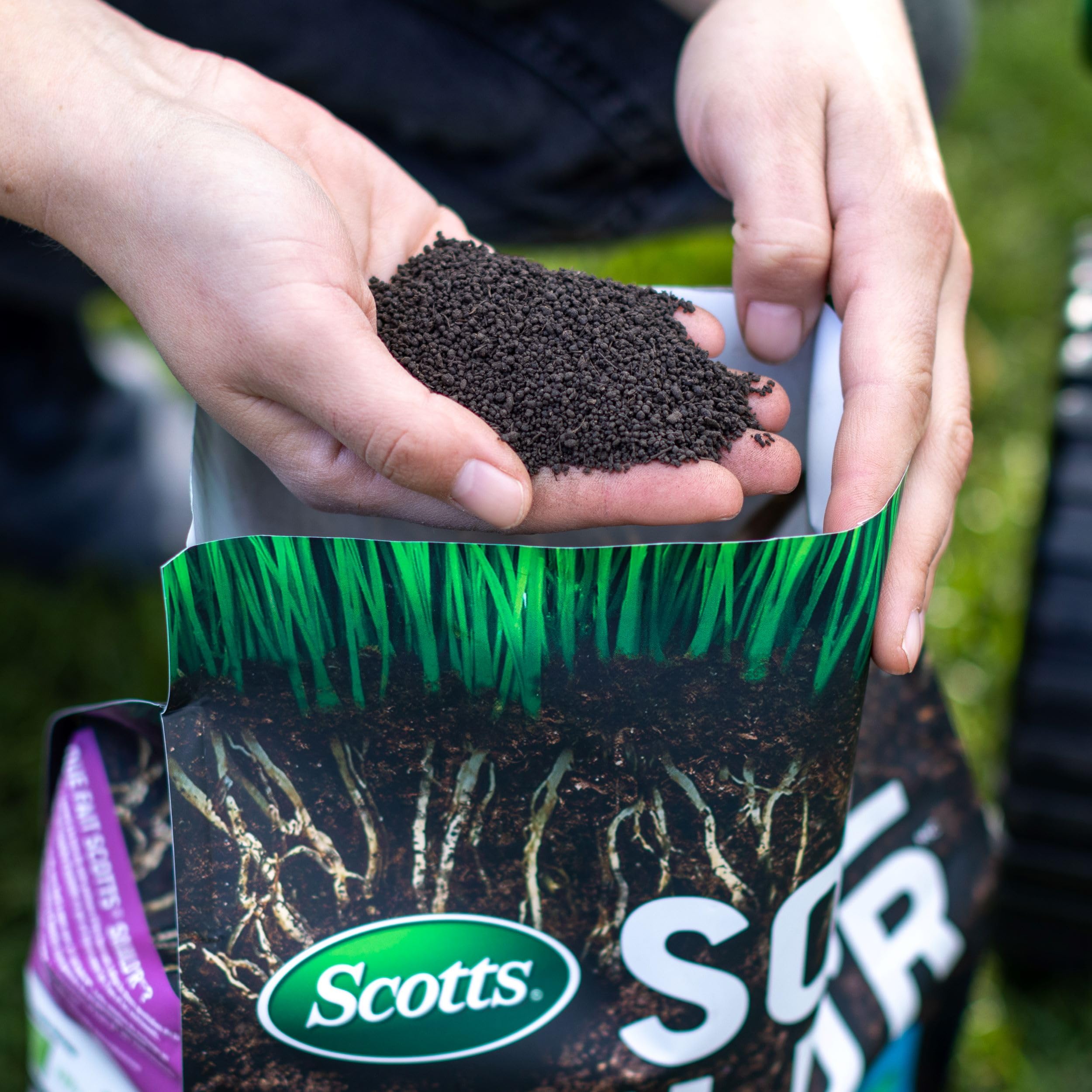 Scotts Soil Build'R Spreadable Top Dress for Lawns 4.2kg (122m² Coverage) 🍁 All In One Marketplace Canada