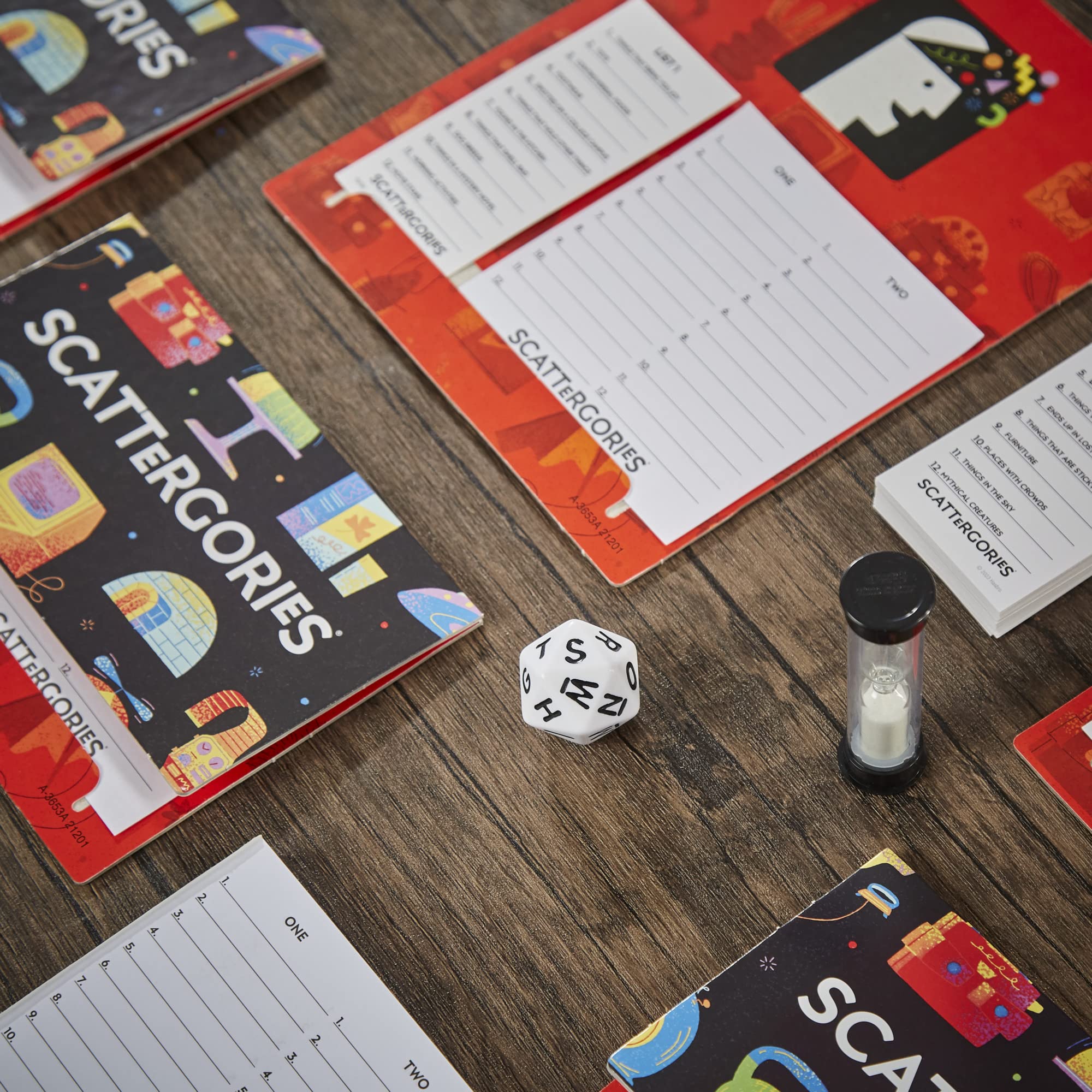Scattergories Classic Game, Party Game for Adults and Teens Ages 13 and Up, Board Game for 2+ Players (English & French) 🍁 All In One Marketplace Canada