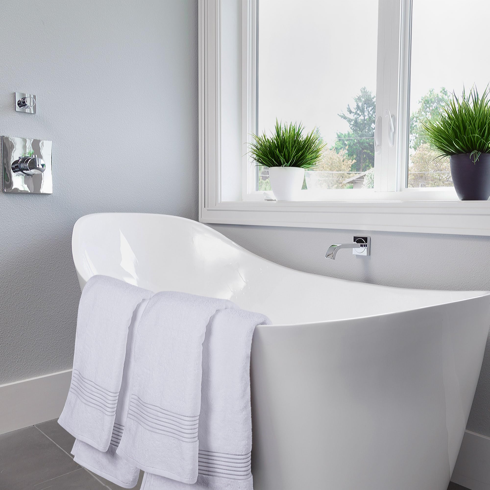 Utopia Towels Premium 100% Combed Ring Spun Cotton Bath Towels, Ultra Soft and Highly Absorbent, 27 by 54 inches, Large Bath Towels, 4 Pack, White 🍁 All In One Marketplace Canada