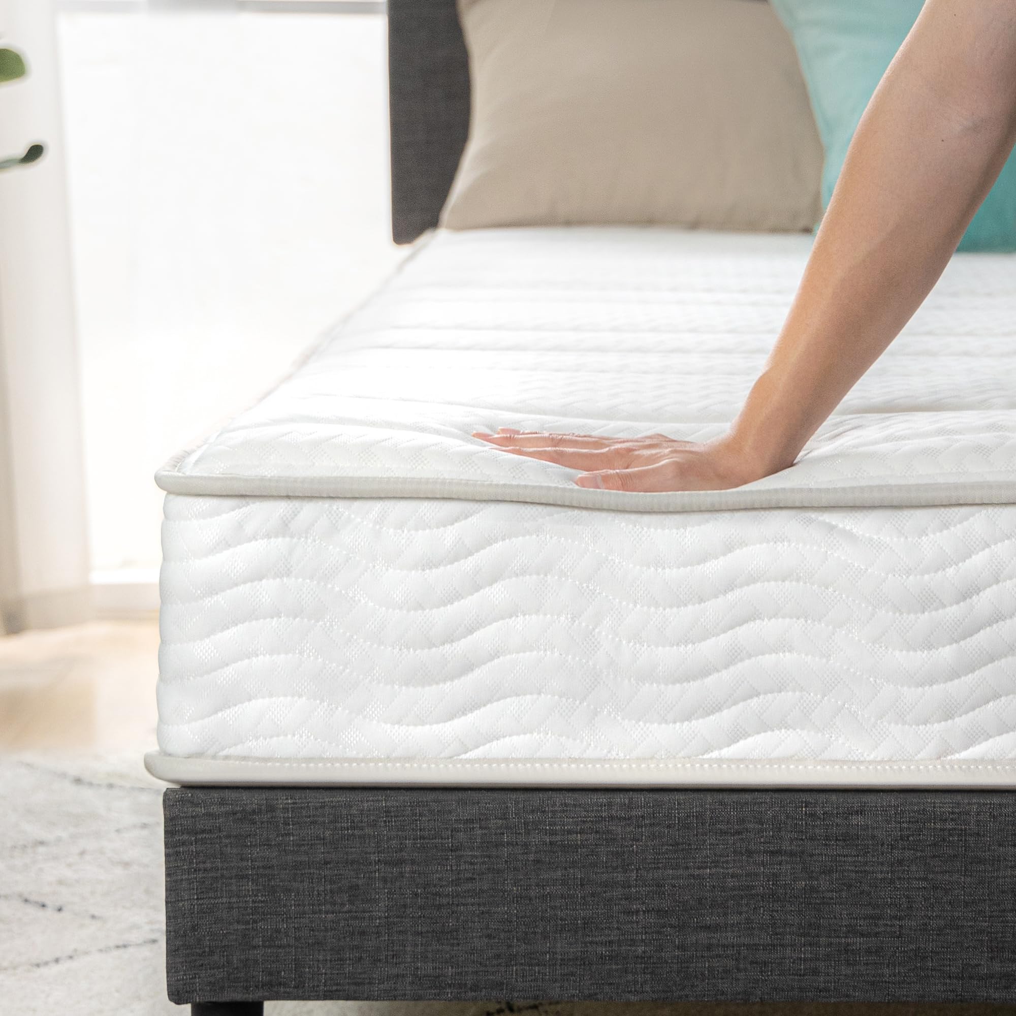 Zinus Twin Hybrid Mattress - 8 inch Foam & Spring, CertiPUR-US Certified, Pressure Relief, Mattress in a Box, 10-Year Warranty 🍁 All In One Marketplace Canada