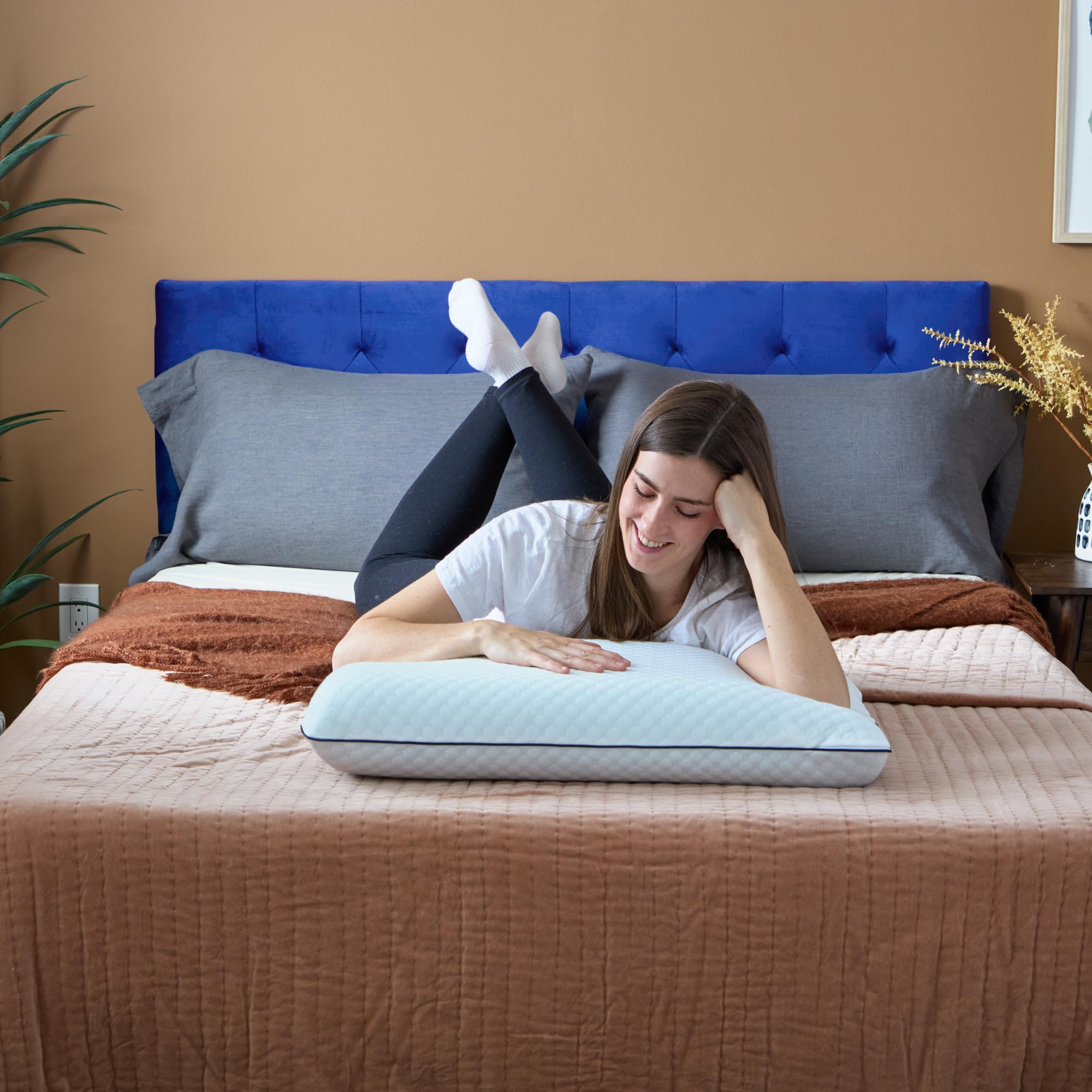 WEEKENDER Ventilated Gel Memory Foam Pillow - Washable Cover , White, Standard (Pack of 1) 🍁 All In One Marketplace Canada