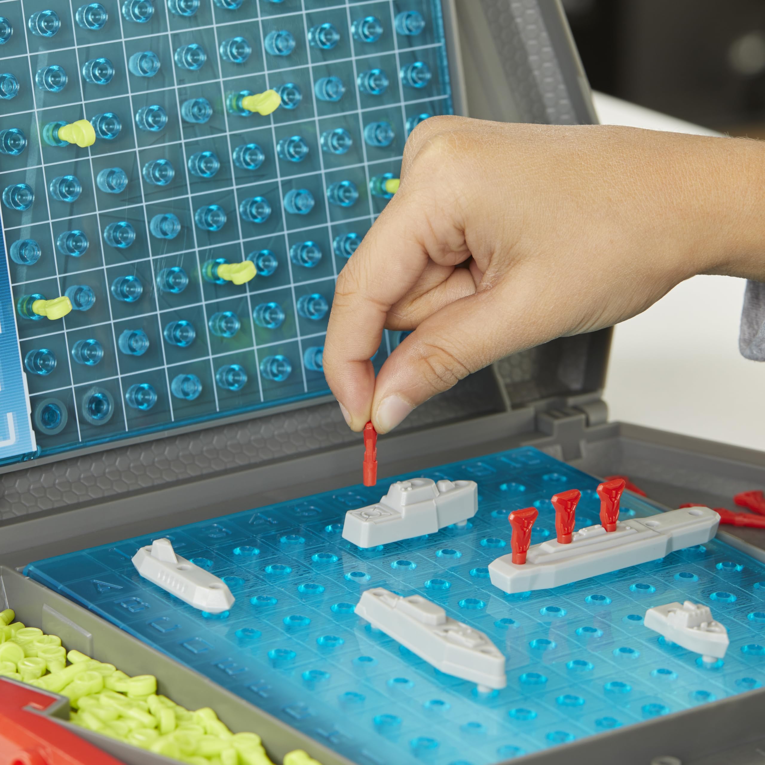 Hasbro Gaming Battleship Classic Board Game, Strategy Game for Kids Ages 7 and Up, Fun Kids Game for 2 Players 🍁 All In One Marketplace Canada