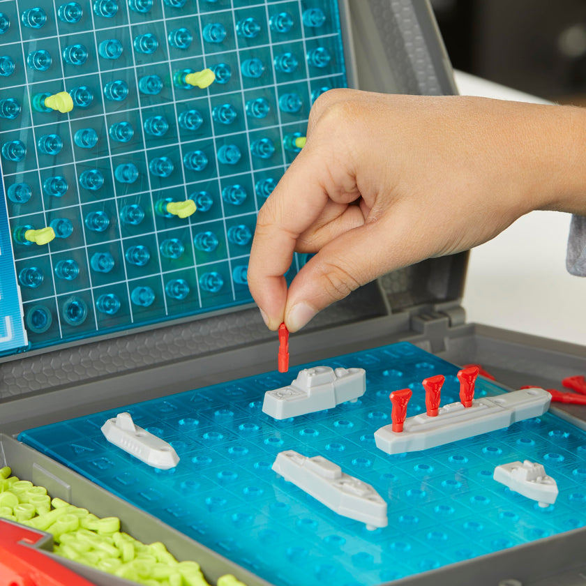 Hasbro Gaming Battleship Classic Board Game, Strategy Game for Kids Ages 7 and Up, Fun Kids Game for 2 Players 🍁 All In One Marketplace Canada