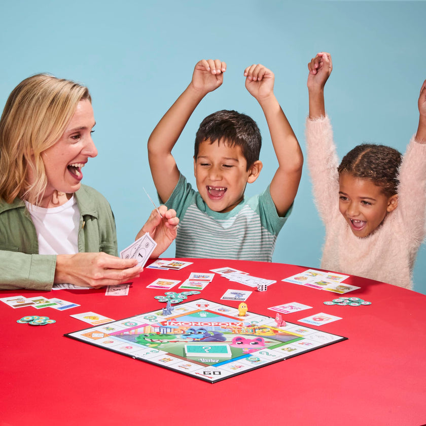 Monopoly Junior Board Game | 2 Games in 1 for Younger Kids, 2-Sided Board | Ages 4+ | 2 - 4 Players | 20 Mins. | Gifts for Preschoolers (English & French Version) 🍁 All In One Marketplace Canada